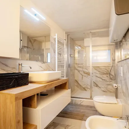 Appartamento The Secret Garden - Jacuzzi Privata E Relax A *
