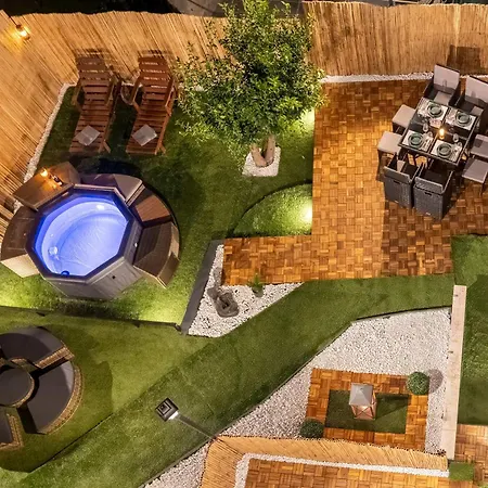 The Secret Garden - Jacuzzi Privata E Relax A Appartamento