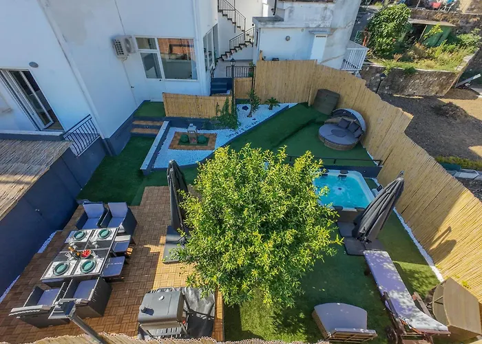 아파트 The Secret Garden - Jacuzzi Privata E Relax A *