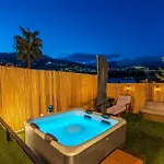 The Secret Garden - Jacuzzi Privata E Relax A Apartmán