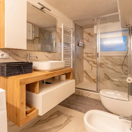 公寓 The Secret Garden - Jacuzzi Privata E Relax A 圣雷默