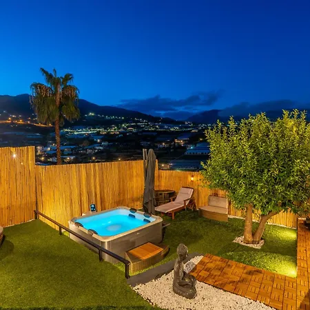 公寓 The Secret Garden - Jacuzzi Privata E Relax A *